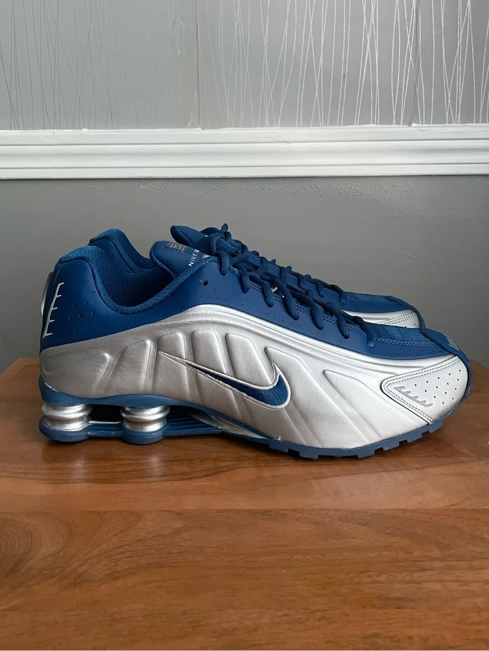 Nike Shox R4 Metallic Silver Team Royal Blue Men’s Size 14 Sneakers HQ1988-009 N